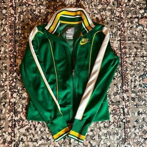 Vintage Nike Track Jacket, women’s SZ small (4/6)